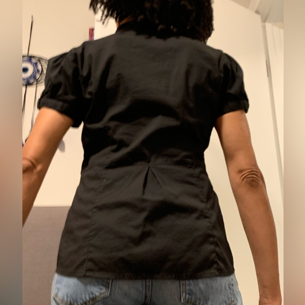 Express Essential Stretch Black Short Sleeve V-Neck Button-Up Top Women’s Size S - Picture 3 of 8
